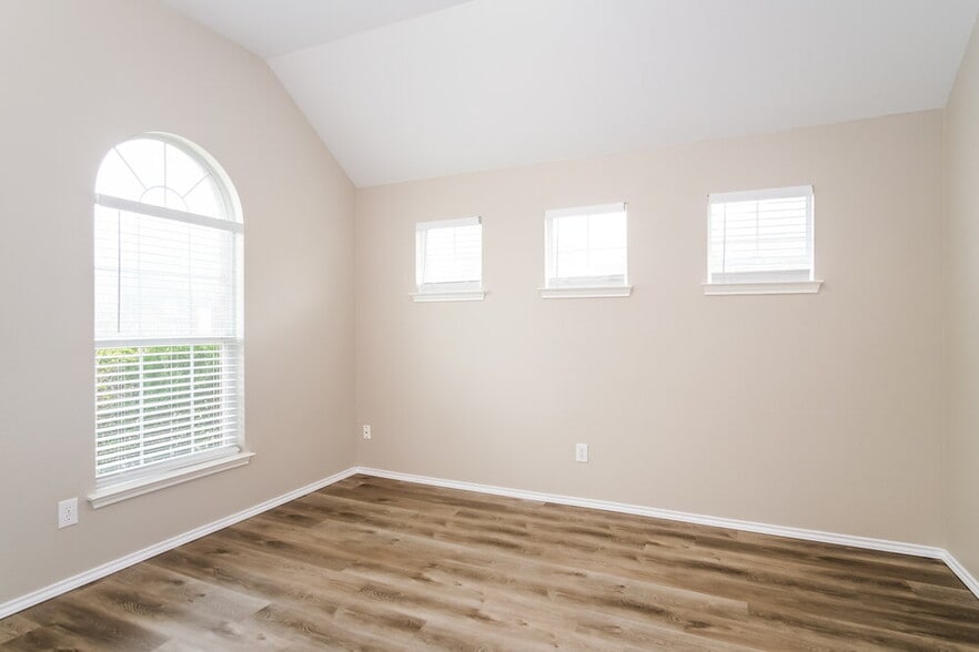 Building Photo - 837 Clear Springs Hollow