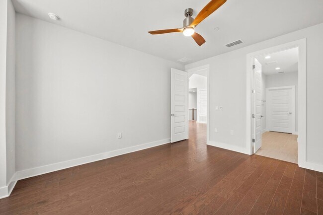 Building Photo - 4410 Grotto Dr