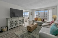 Building Photo - 790 Santa Rosa Blvd