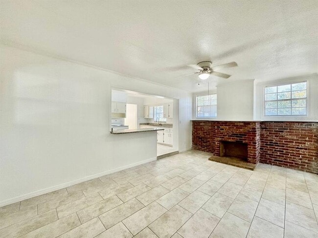 Building Photo - 1302 E New Orleans Ave