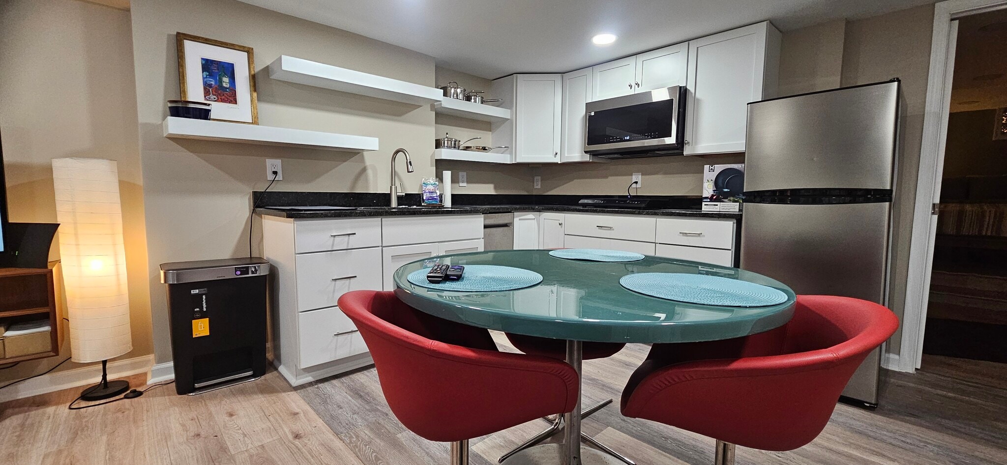 Building Photo - 4633 Kernwood Ave