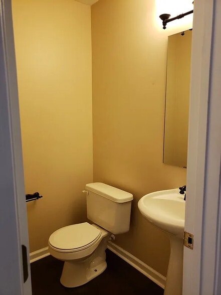 Building Photo - Room in Townhome on McGoogan Ln