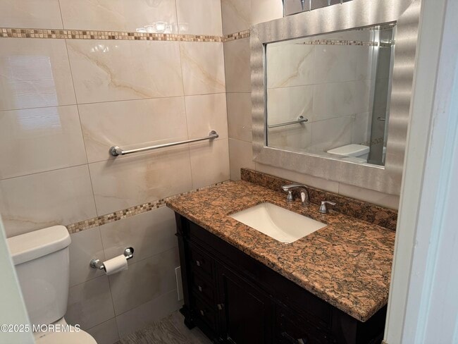 Building Photo - 28 Irongate Ln