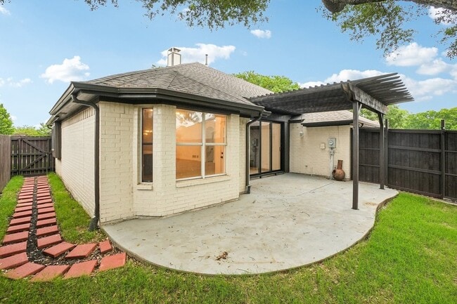 Building Photo - 3005 Hartford Ct