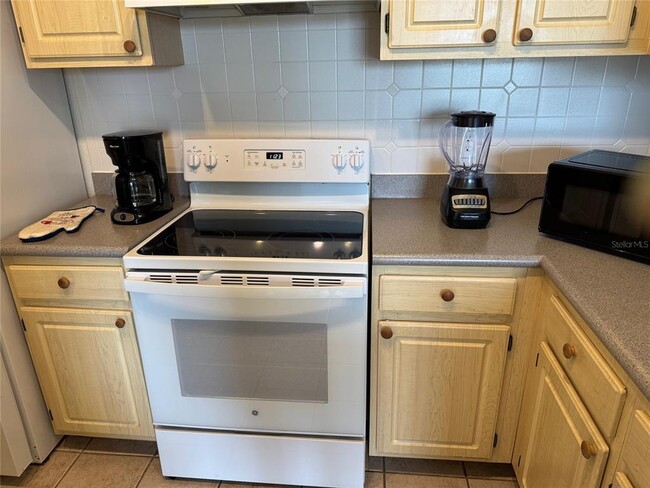Building Photo - 8813 Dunes Ct