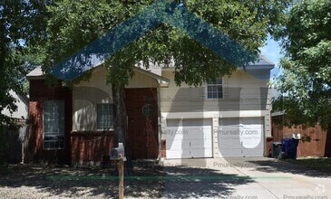 Building Photo - AVAILABLE NOW!!! Great Area!!  Off Pleasan...