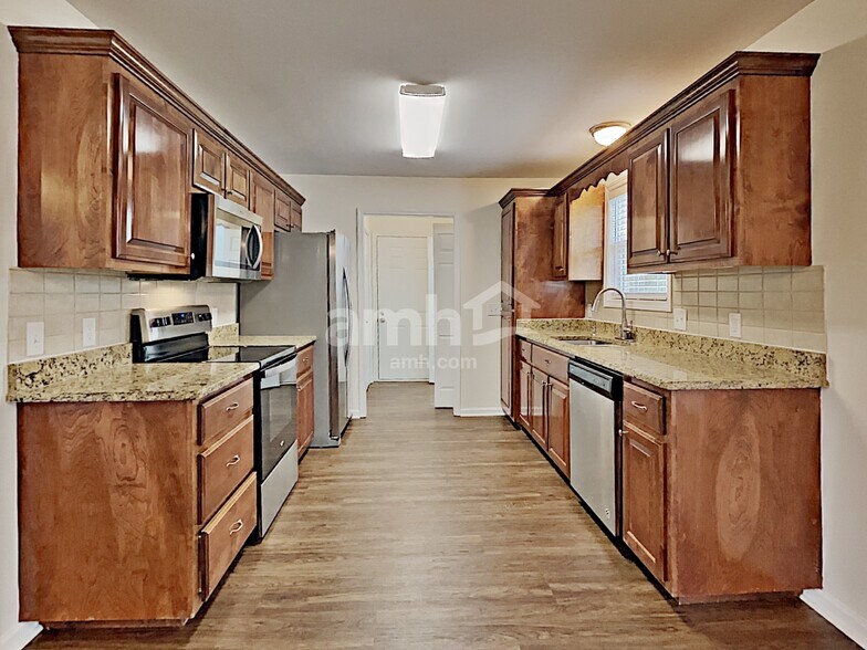Building Photo - 2908 Checkers Ct