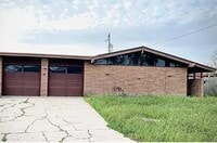 Building Photo - 202 Sutherland Dr