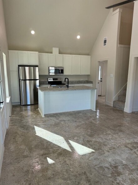 Building Photo - 166 Big Horn Dr