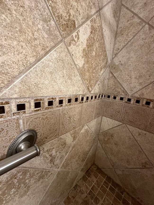 Building Photo - 2 Bedroom Townhome for RENT - WEST END BEAUMONT