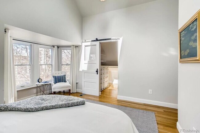 Building Photo - "Charming 4-Bed Oasis with 2.5 Baths in the Heart of Denver!"