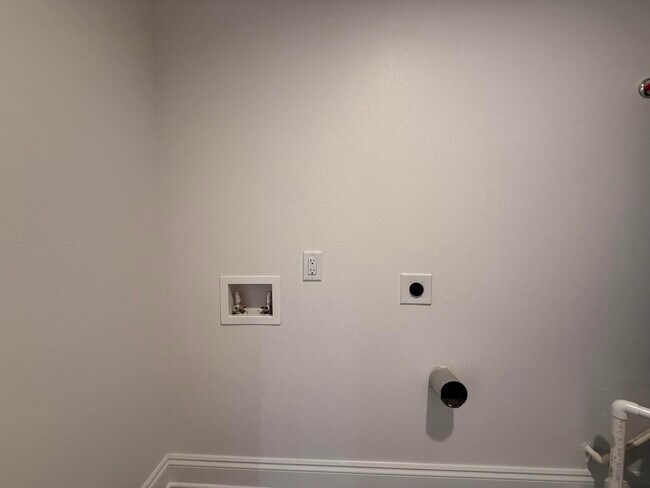 Building Photo - 32 Constitution Ave