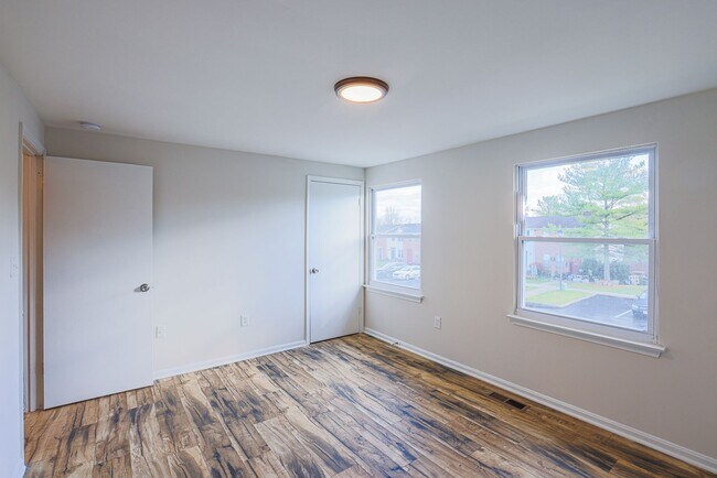 Building Photo - 14 Luffing Ct