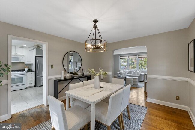 Building Photo - 1541 Doxbury Rd