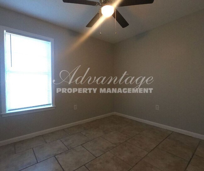 Building Photo - Newly Renovated Home In Raleigh - Open To ...