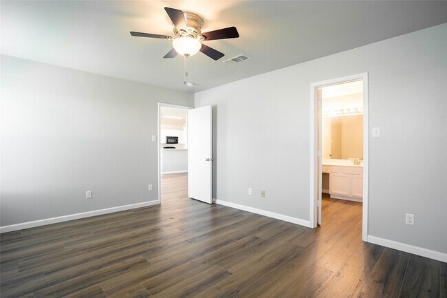 Building Photo - 10500 Aransas Dr