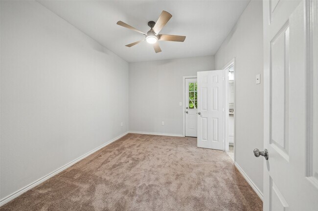 Building Photo - 396 Westchase St