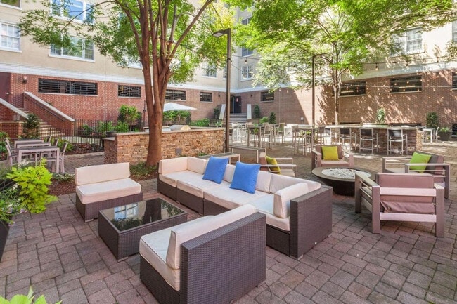 Building Photo - 800-898 Jefferson Street-SI ID1507574P