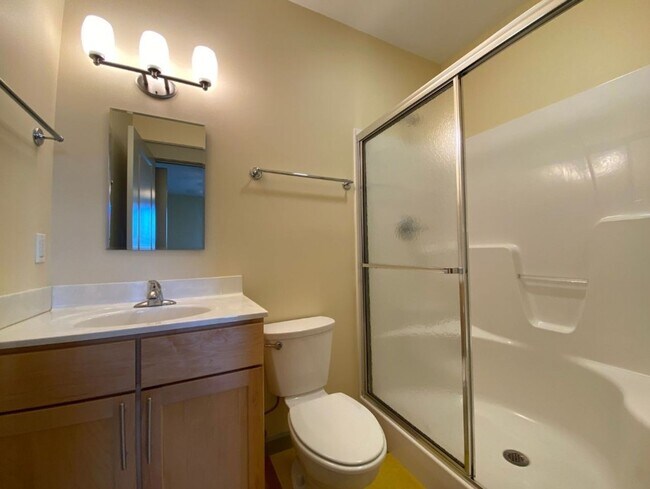 Building Photo - 235 W Dodds St