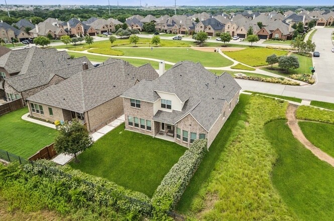 Building Photo - 4871 Lockwood Dr