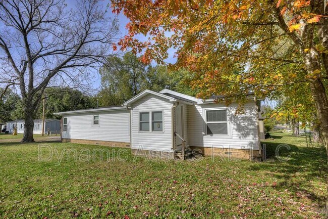 Building Photo - 705 N Cayuga St