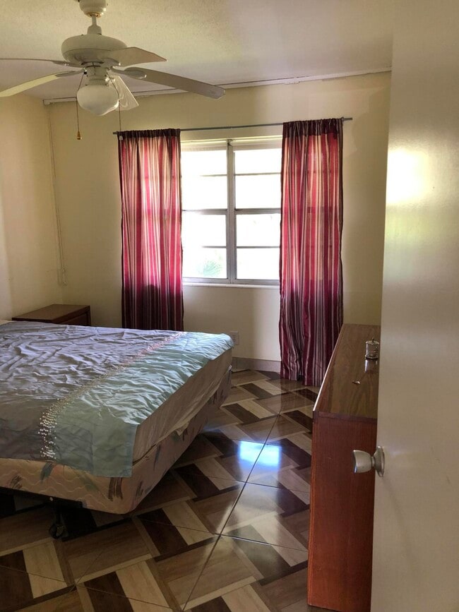 Building Photo - 23 Coventry A