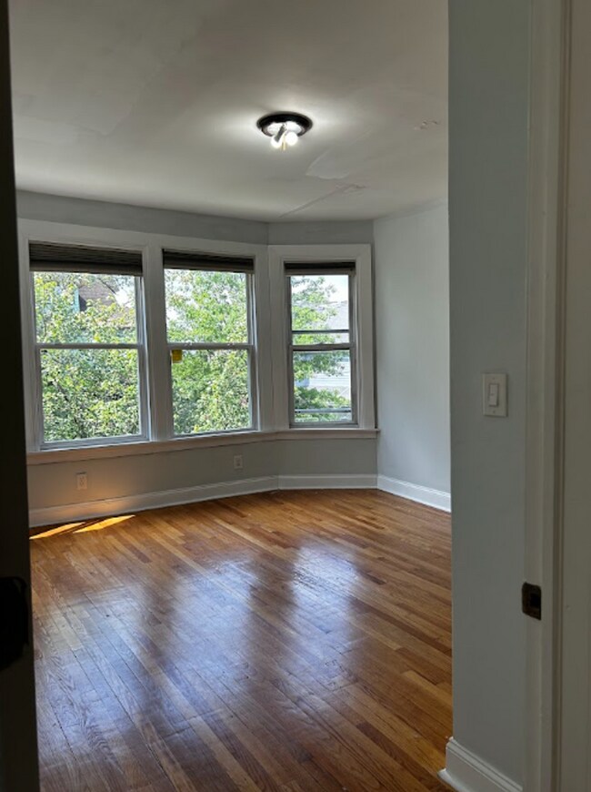 Building Photo - 601 Clay Ave