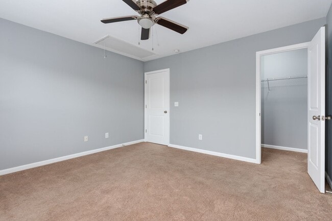 Building Photo - House in the desirable location of West Co...