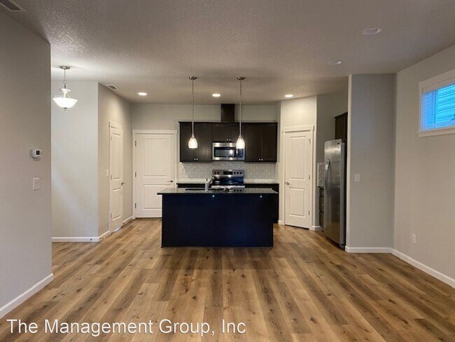 Building Photo - 3 br, 2.5 bath House - 5613 NE 58th Way