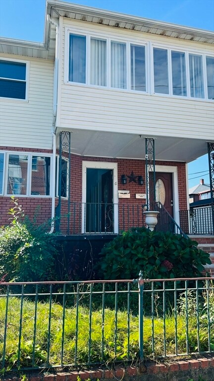 Building Photo - 6 Meacham St