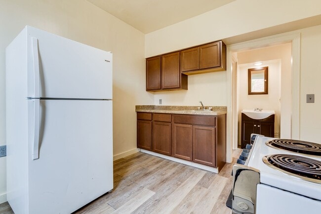 Building Photo - 709-711 Industry St