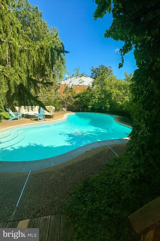 Building Photo - 6726 S Kings Hwy