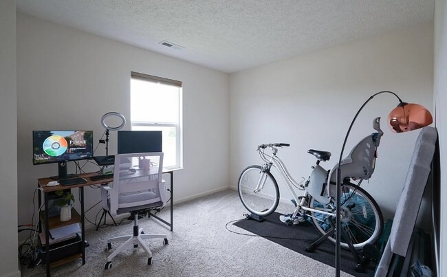 Building Photo - 3 Bed Home