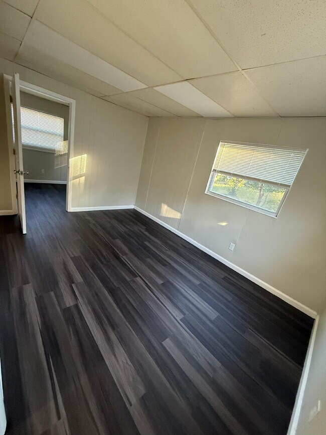 Building Photo - Beautiful 4-Bedroom Home for Rent in St. Louis – $1,800/Month