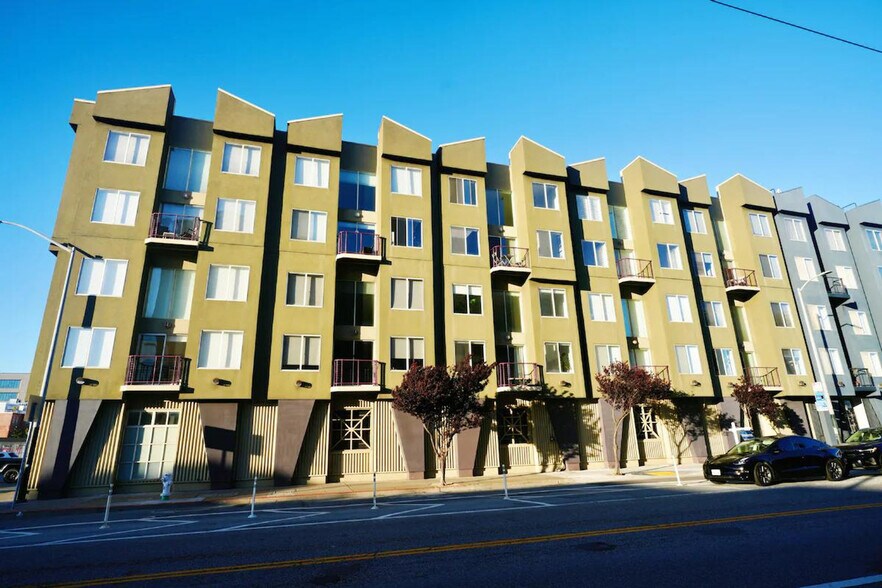 Building Photo - 670 5th St