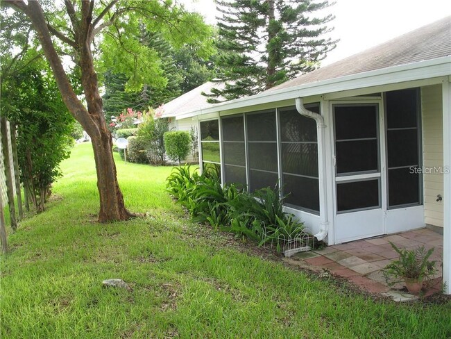 Building Photo - 1962 Golden Palm Cir