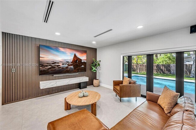 Building Photo - 11340 SW 74th Ct