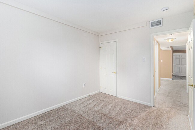 Building Photo - Almont Terrace Apartments