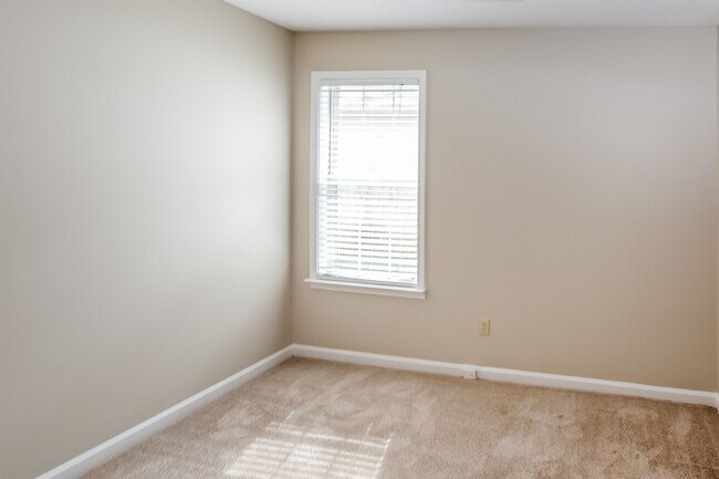 Building Photo - 6999 Parkbrook Ln