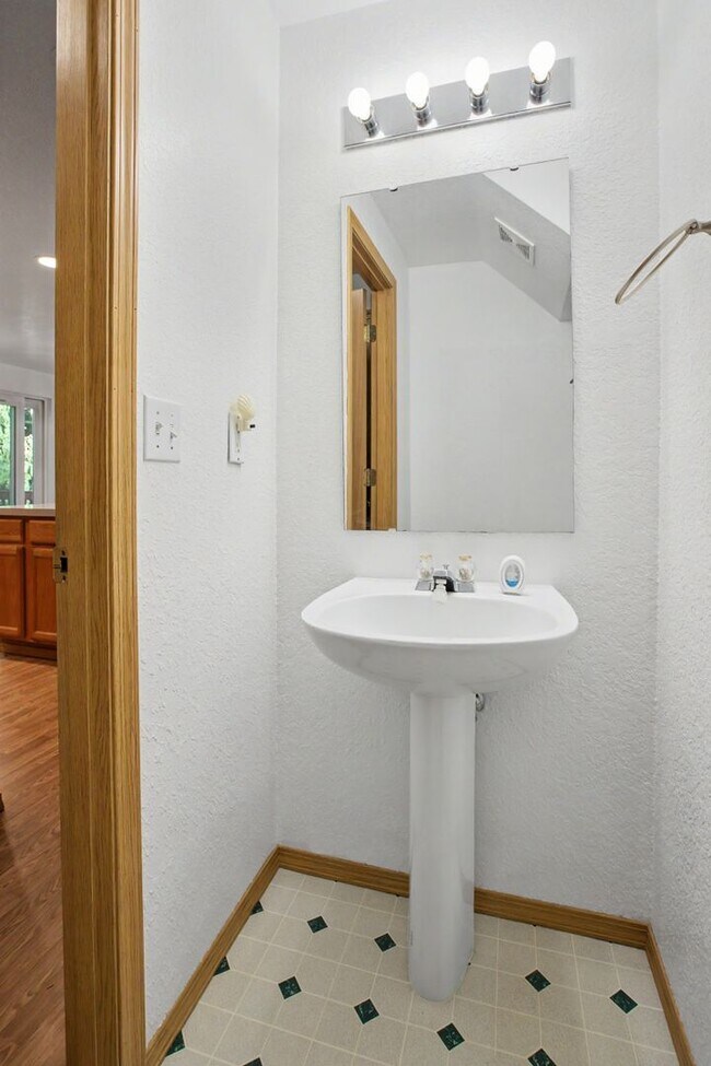 Building Photo - Beautiful 3-Bedroom Home in a Gated Community with Resort-Style Amenities