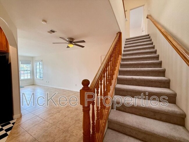 Building Photo - 4734 E Mountain View Dr
