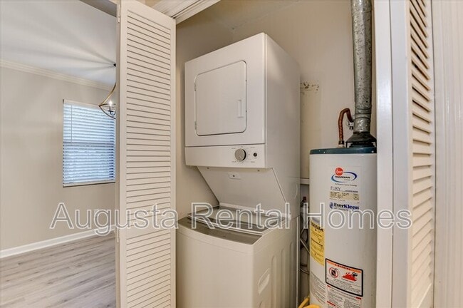 Building Photo - 1404 Johns Rd