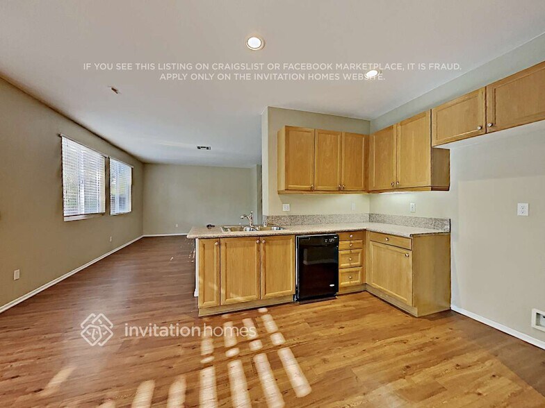 Building Photo - 928 Glendora Dr