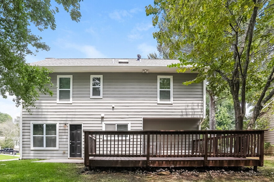 Building Photo - 2404 Boone Ct