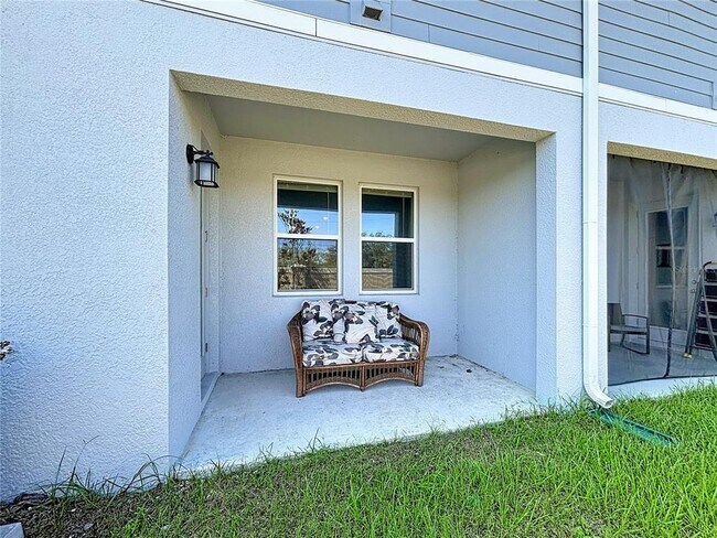 Building Photo - 331 Sol Vis Dr