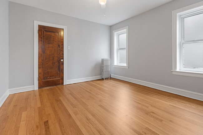 Building Photo - 6549 N Mozart St