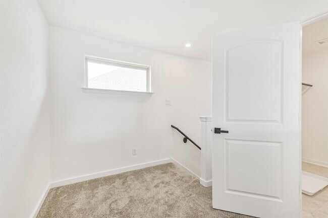 Building Photo - 15203 Lake Powell Dr