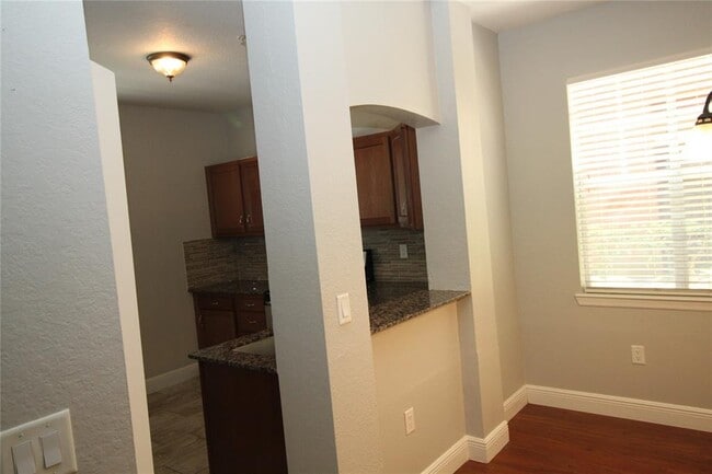 Building Photo - 107 Vista Verdi Cir