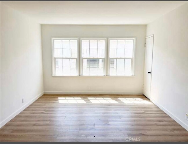 Building Photo - 510 E Arbor Vitae St