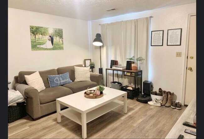 Building Photo - B/1B Pet Friendly Apartment South of BYU